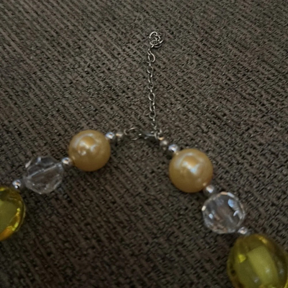 Chunky Bubblegum Necklace Yellow and White